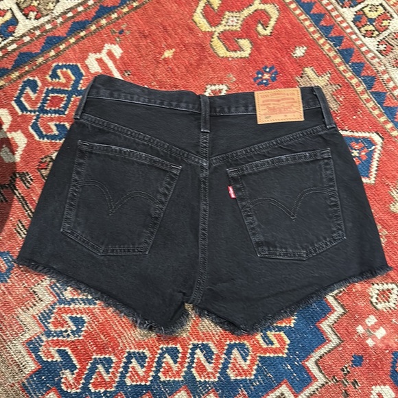 Levi’s shorts - Picture 3 of 3